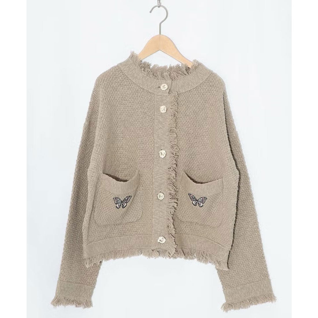 スカラー ScoLar 蝶刺繍×蝶ボタン付きニットカーディガン (グレー) グレー